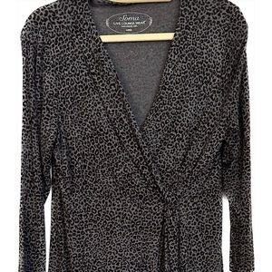 SOMA LIVE LOUNGE WEAR BLACK AND GREY LEOPARD PRINT TOP SIZE L